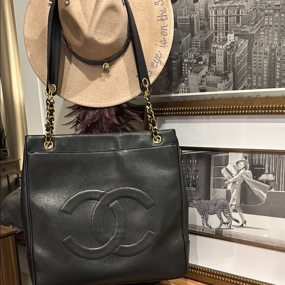 Chanel Black Caviar Shoulder Bag with Gold Hardware